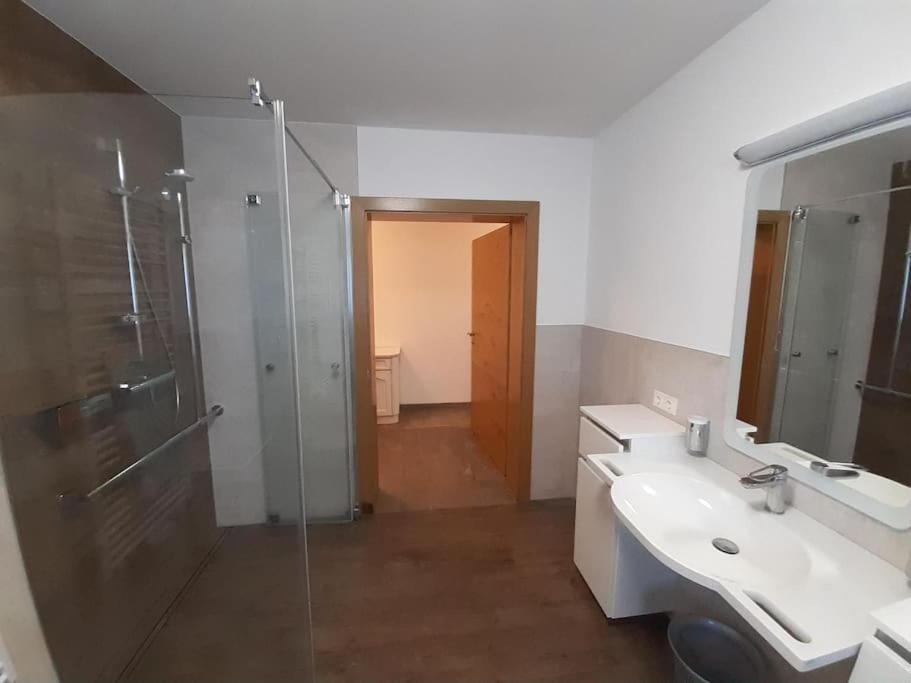 Grosszuegiges Apartment Georg Mayrhofen Barrierefrei Hollenzen 외부 사진