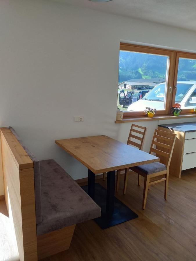 Grosszuegiges Apartment Georg Mayrhofen Barrierefrei Hollenzen 외부 사진