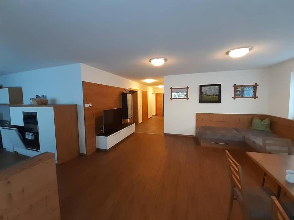 Grosszuegiges Apartment Georg Mayrhofen Barrierefrei Hollenzen 외부 사진