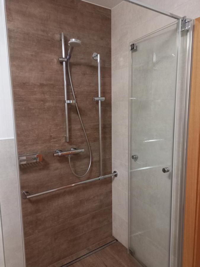 Grosszuegiges Apartment Georg Mayrhofen Barrierefrei Hollenzen 외부 사진